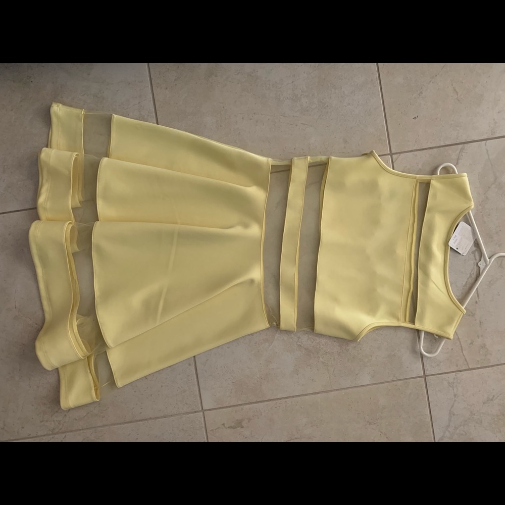 Dress - Picture 3 of 4